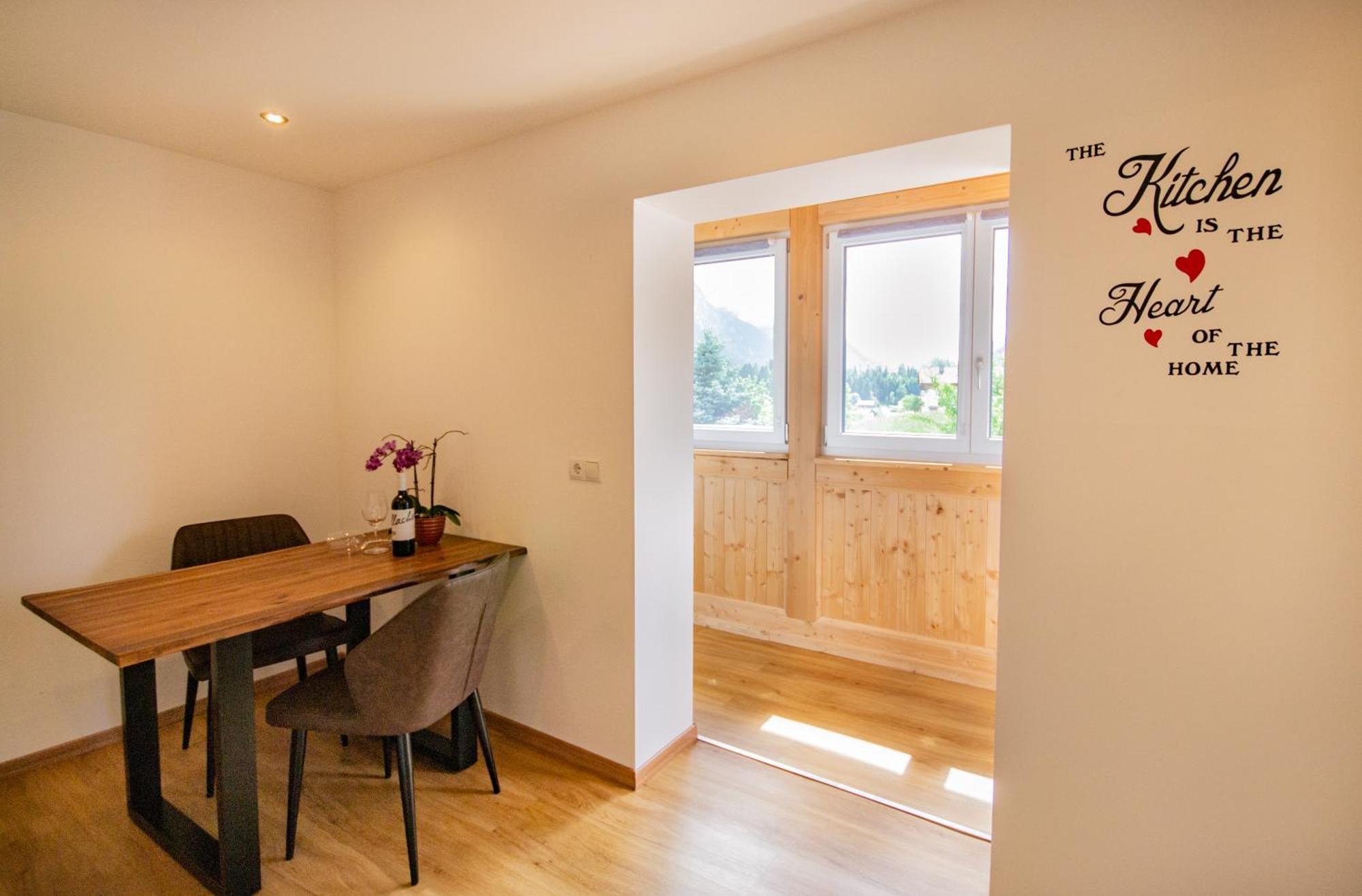 Appartement Cafe Max 2 *